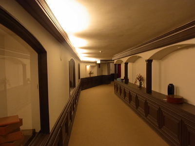 ホテル一井の本館と別館を結ぶ廊下